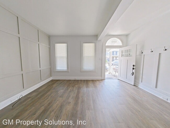 Building Photo - 3 br, 1.5 bath House - 133 E New Street