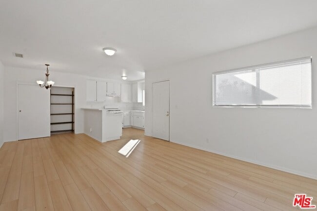 Foto del edificio - 5429 Troost Ave