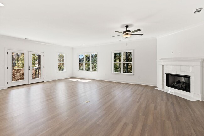 Building Photo - New Construction For Rent on the loop!