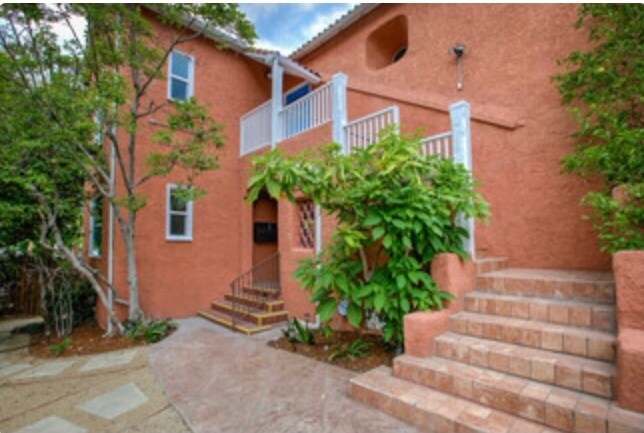 Foto del edificio - 1029 S Orange Dr