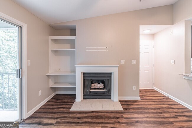 Foto del edificio - 547 Granville Ct