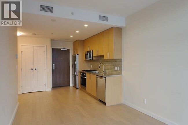 Photo du bâtiment - 38 W 1st Ave