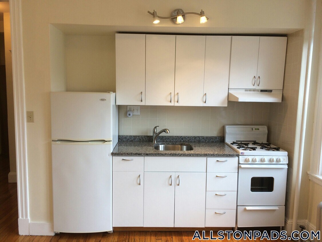Foto principal - 1330 Commonwealth Ave