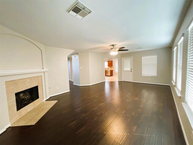 Foto del edificio - 2518 Hidden Park Ln