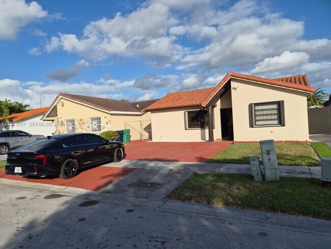 Foto del edificio - 1453 SW 137th Pl