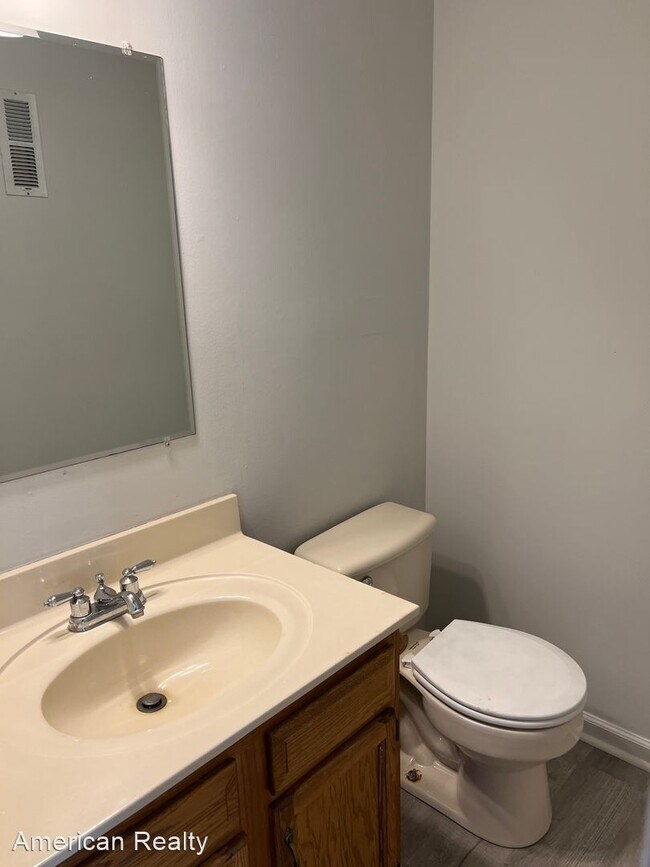 Building Photo - 2 br, 1.5 bath House - 146 BERRYWOOD