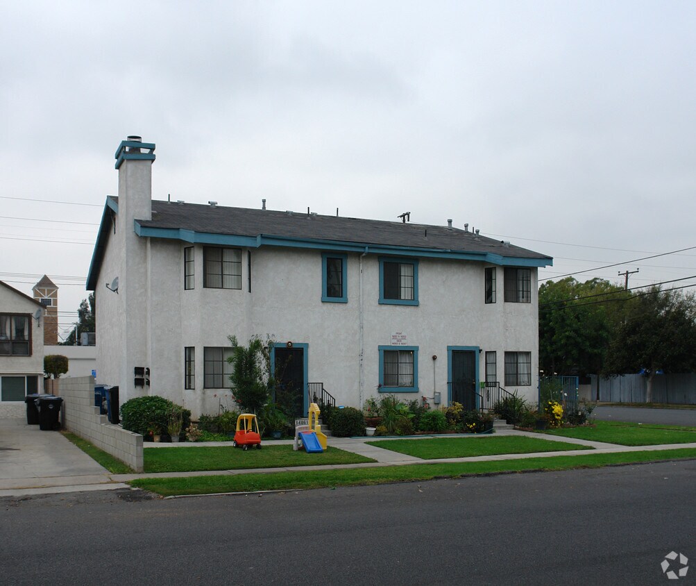 Foto del edificio - 14861-14867 Adams St