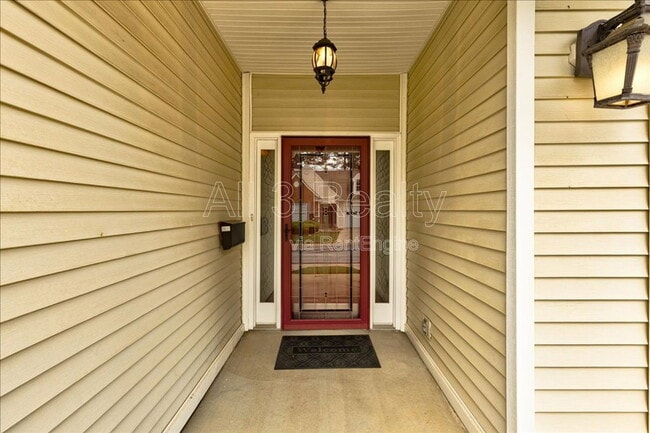 Building Photo - 1033 Pinehurst Dr
