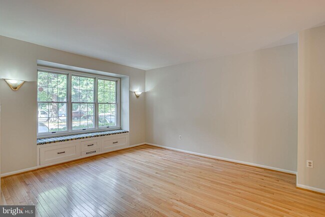 Foto del edificio - 10629 Lakeside Oak Ct