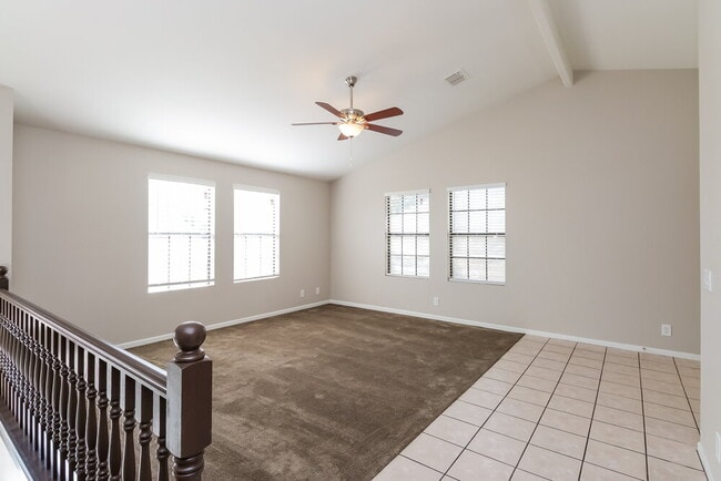 Building Photo - 921 S Val Vista Dr