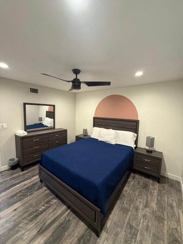 Foto del edificio - 1243 E Adams Ave