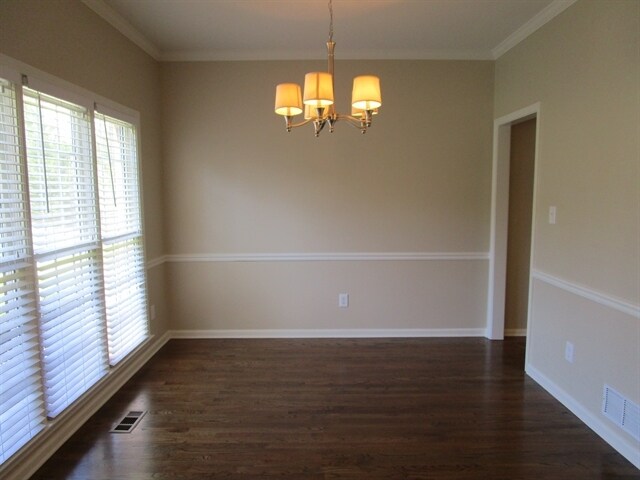 Foto del edificio - 623 Redwood Ln