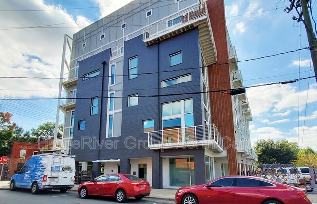 Building Photo - 3123 N Davidson St