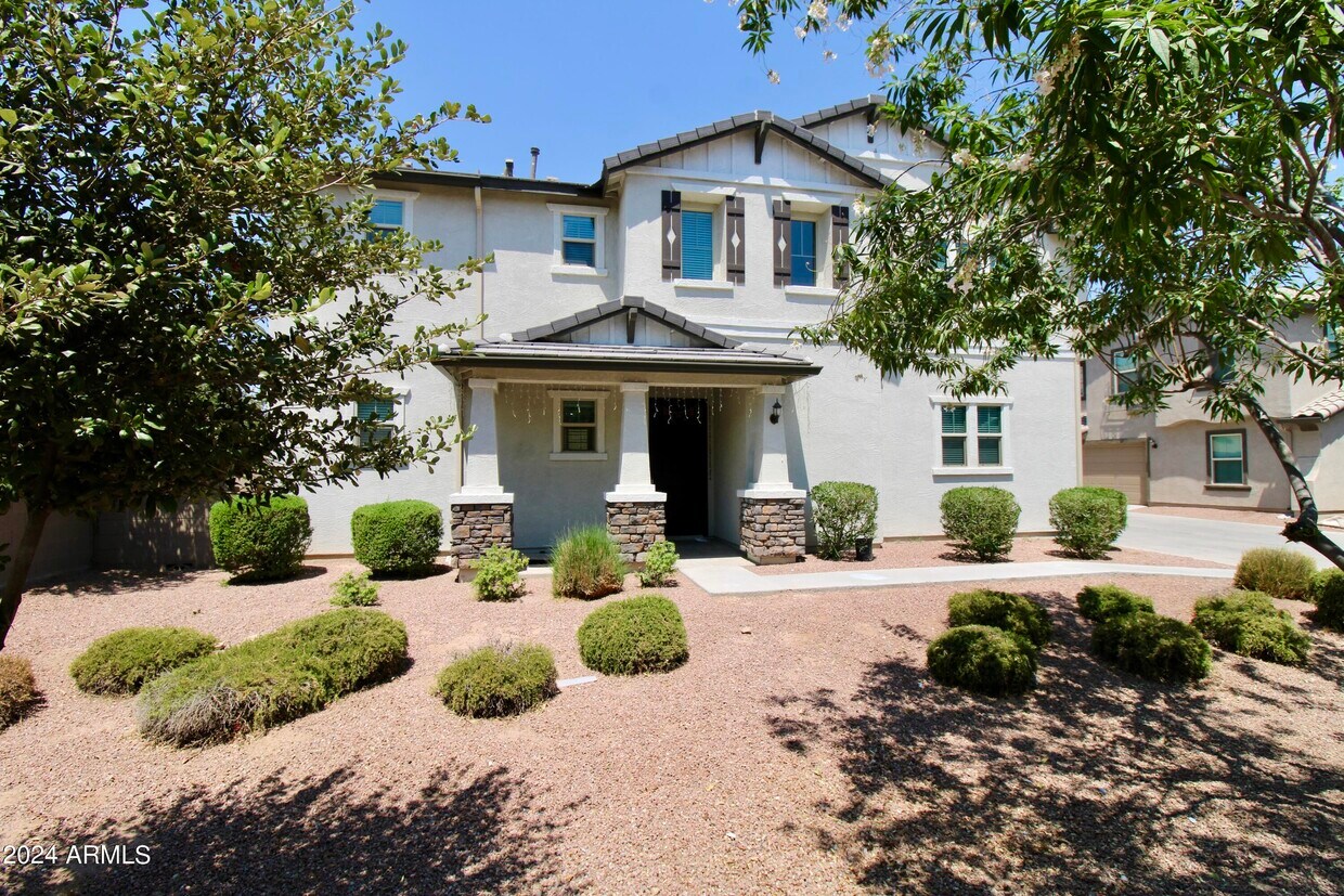 Foto principal - 2968 S Washington St