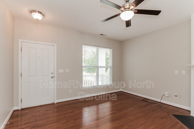Building Photo - 6719 E Douglas Park Dr