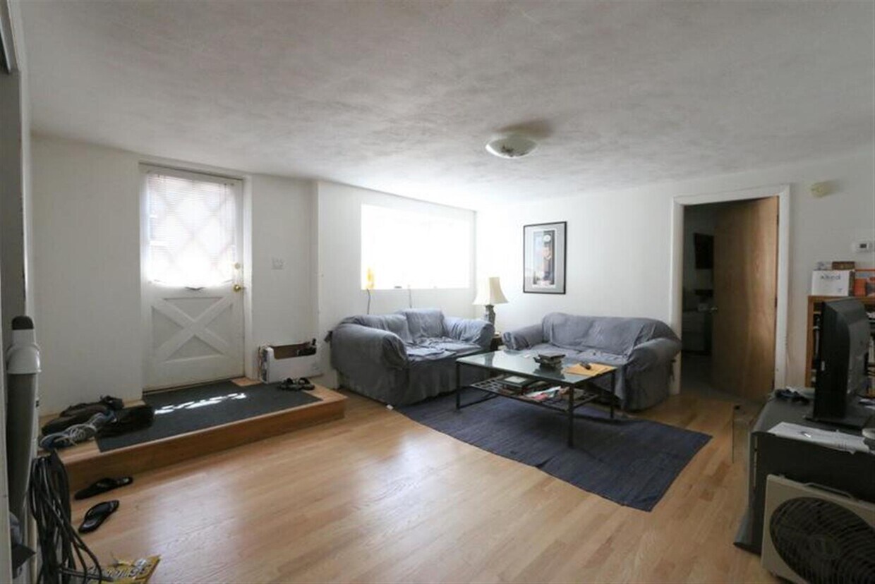 Foto principal - 65 Cedar St