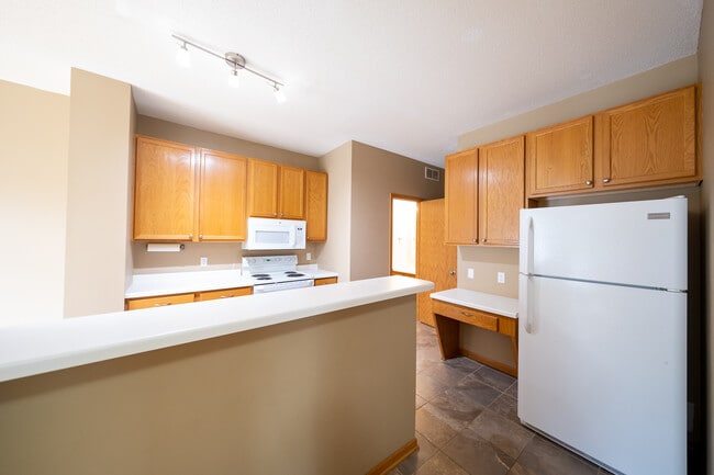 Building Photo - 2750 Mallard Dr