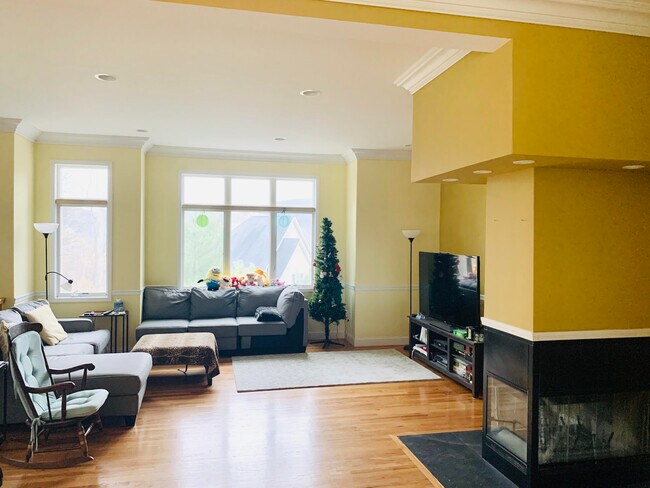 Foto del edificio - 69 Corbin Hill Rd