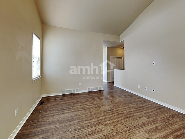 Building Photo - 5843 W La Rieta Dr