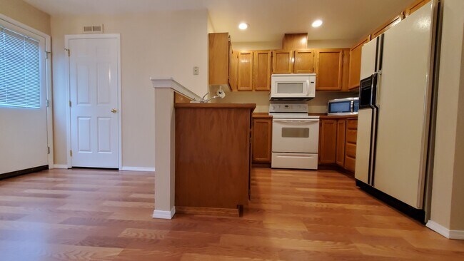 Kitchen. - 209 E 18th Ave