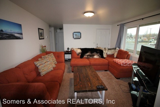 Building Photo - 4085-4085 Iris Ln
