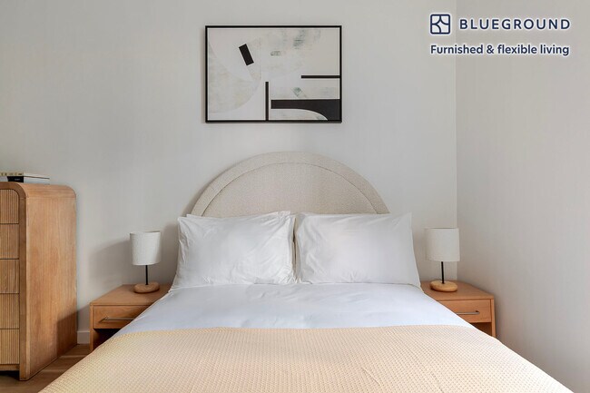 Foto del edificio - 216 E 13th St