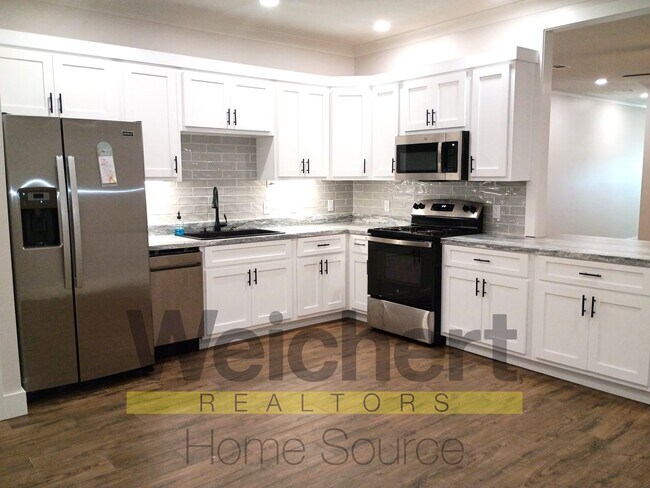 Foto del edificio - Stylish Downtown 1-Bedroom with Modern Upd...