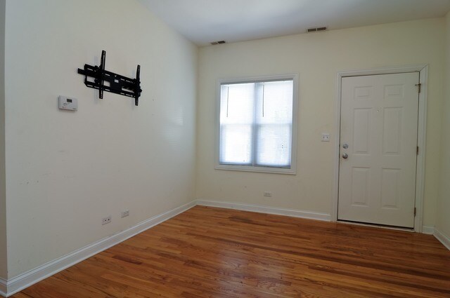 Building Photo - 1845 N Honore St