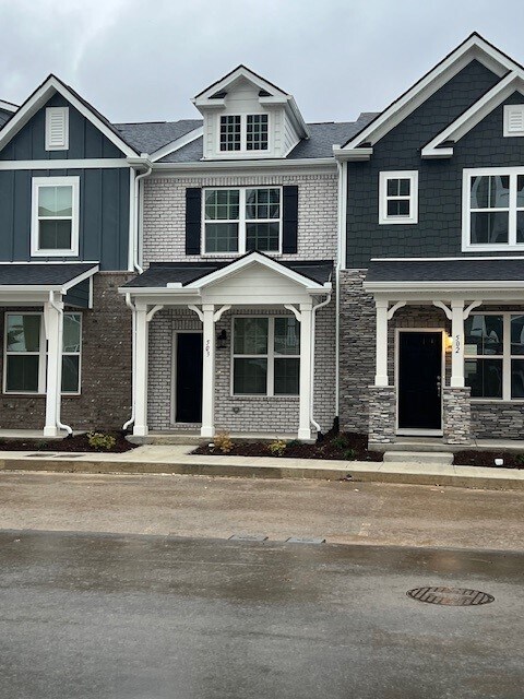 Foto principal - 631 Old Hickory Blvd