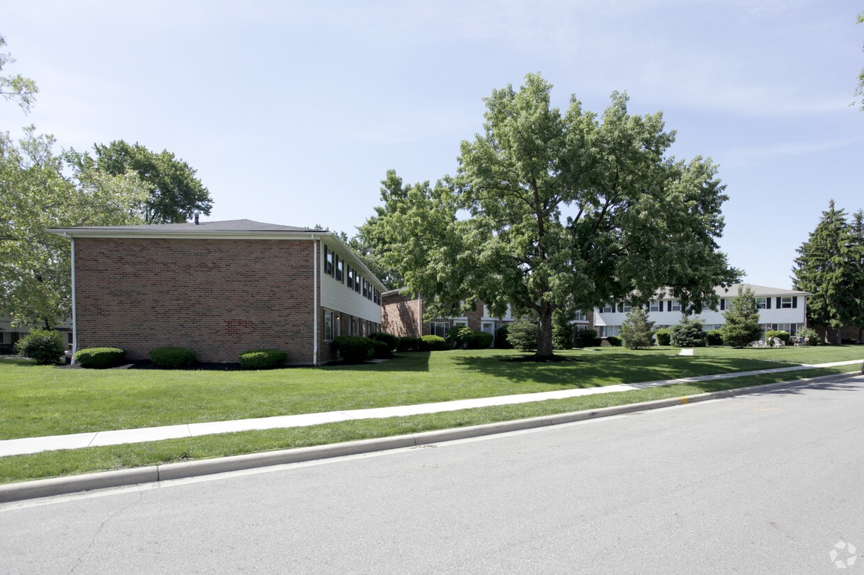 Building Photo - 4975-4997 Eastham Way