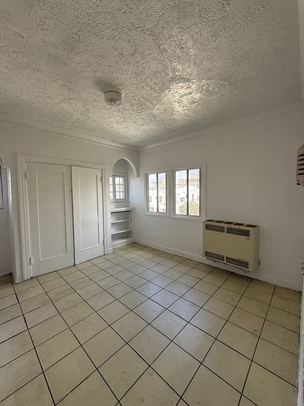 Foto del edificio - 116 S Mathews St