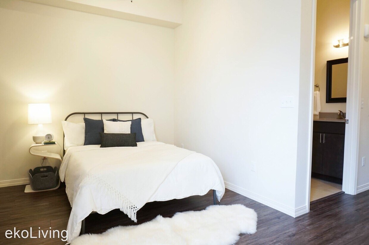 Foto principal - 701 E McLoughlin Blvd