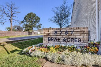 Building Photo - 8787 Brae Acres Rd