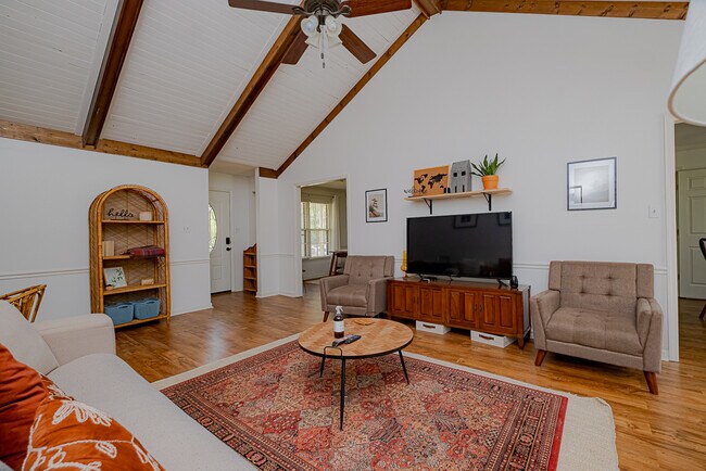 Building Photo - 103 Carnette Dr