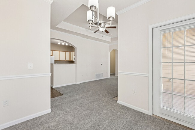 Building Photo - Villas at Park West