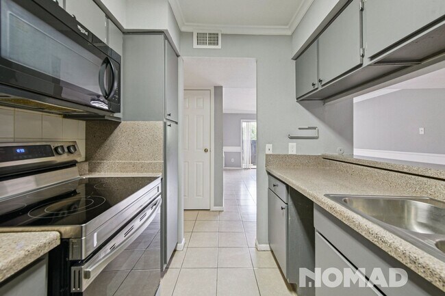 Building Photo - Charming 3BR Condo in Houston