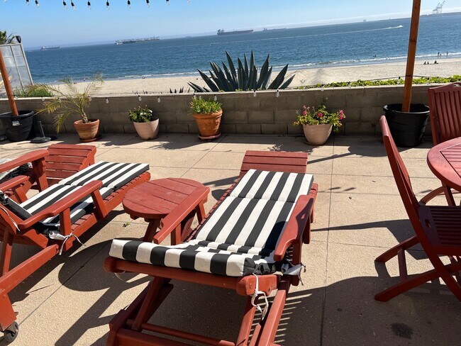 Foto del edificio - 1616 E Ocean Blvd