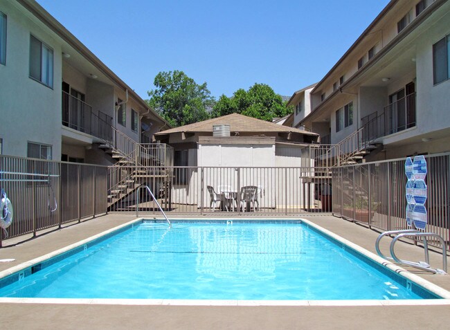 Justin Oaks Apartments Glendale Ca Building Photo Justin Oaks Apartments