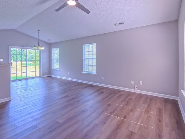 Foto del edificio - 4928 Silverdene St