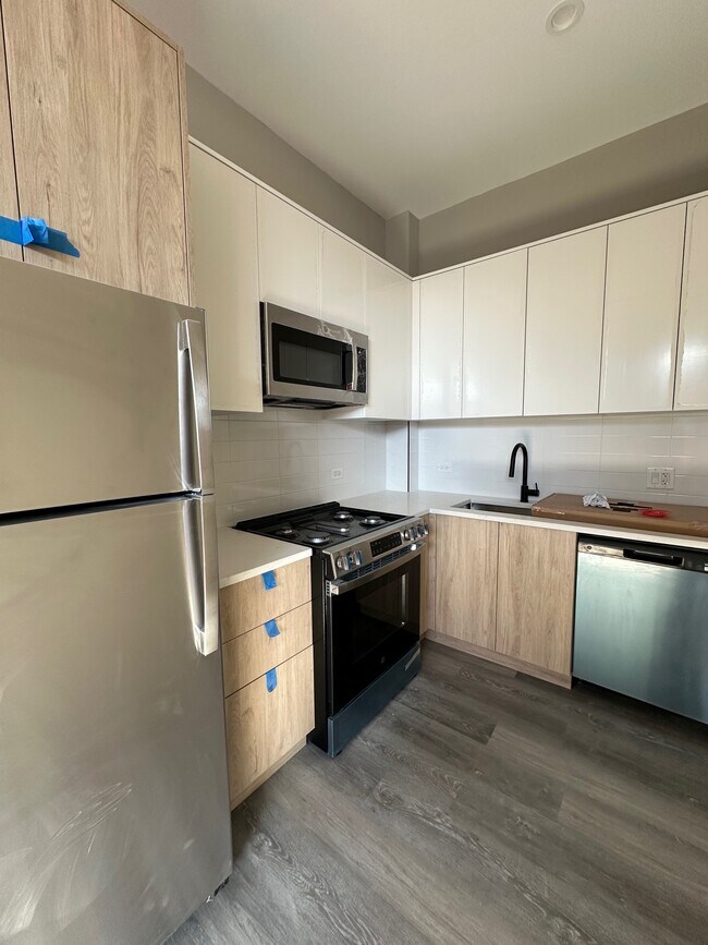 Foto del edificio - 5912 N Nashotah Ave