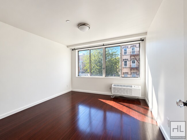 Foto del edificio - STANHOPE STREET / Bushwick 2-Bed 1 Bath