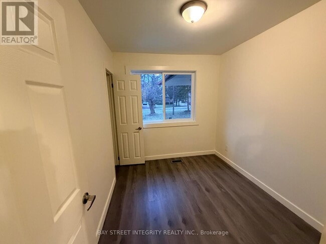 Building Photo - 43 Fairglen Ave