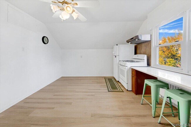 Building Photo - 169 Old Mamaroneck Rd