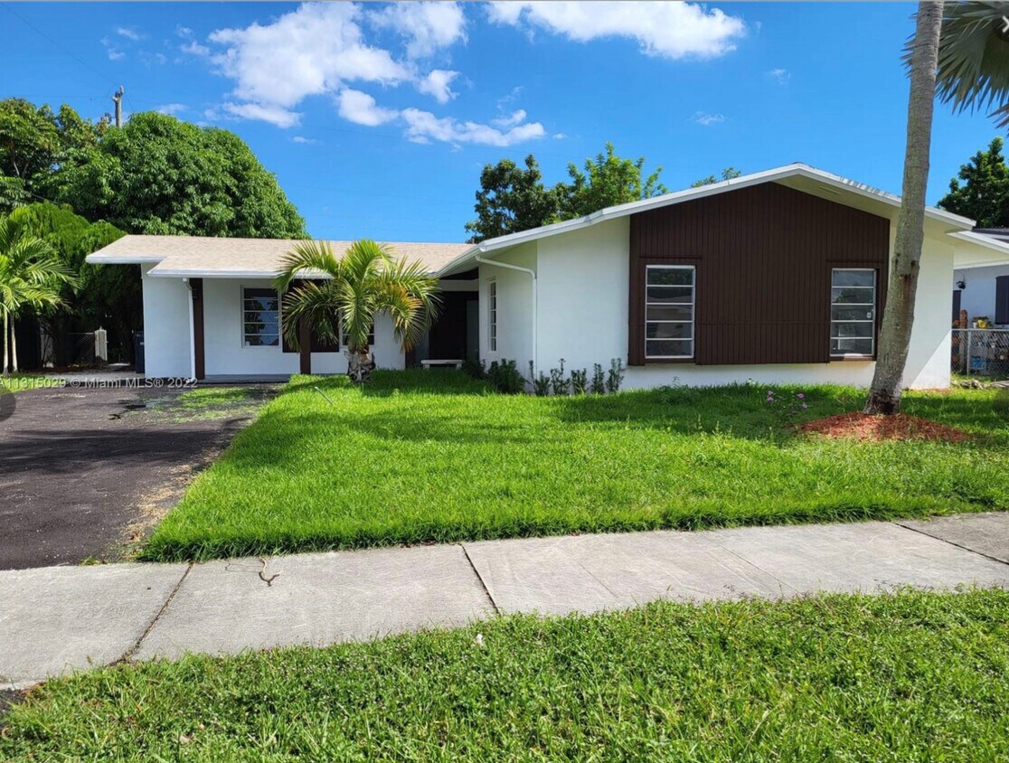 Primary Photo - 16541 SW 102nd Ct
