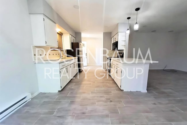 Building Photo - 3547 N Valorie Dr