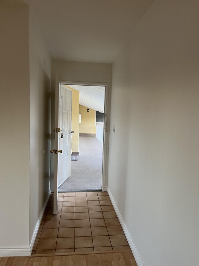 Foto del edificio - 5059 Nautilus St
