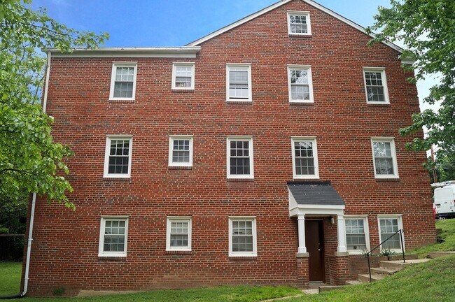 Building Photo - 6814 Red Top Rd