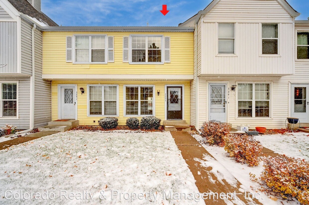 2 br, 2.5 bath House 3293 S Estes St House Rental in Lakewood, CO