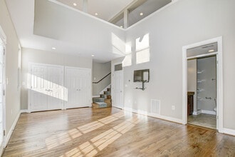 Building Photo - 125 15th St NE