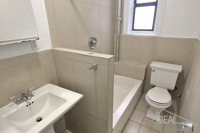 Foto del edificio - 311 Lincoln Place #7AR